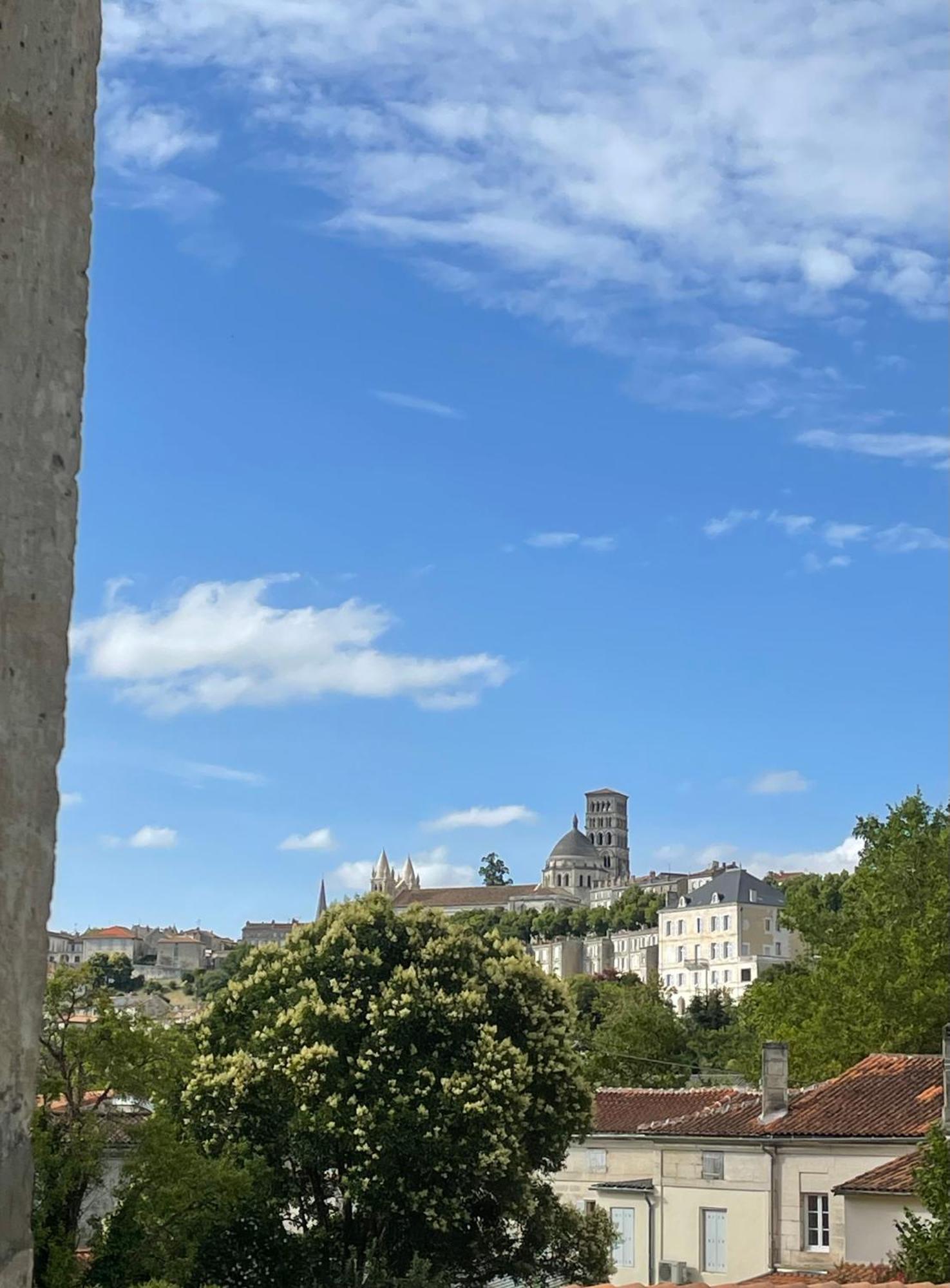 Le Bellevue - Spacieux Et Calme Angouleme Bagian luar foto